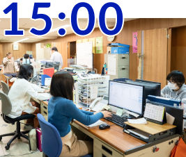 出荷確認・在庫管理をする様子